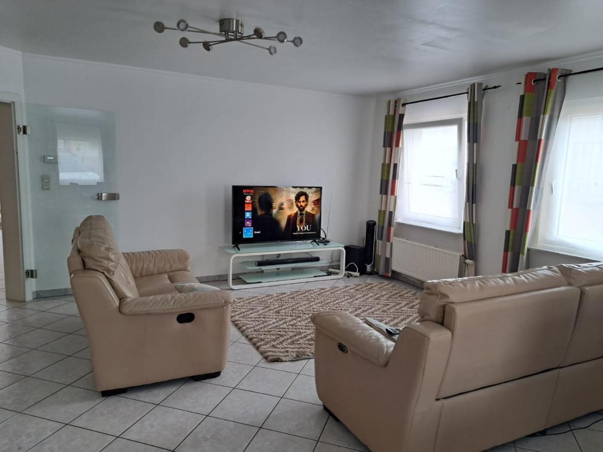 Large Room In Schuttrange Free Parking 10Mins To Airport Excellent Customer Services Exterior photo