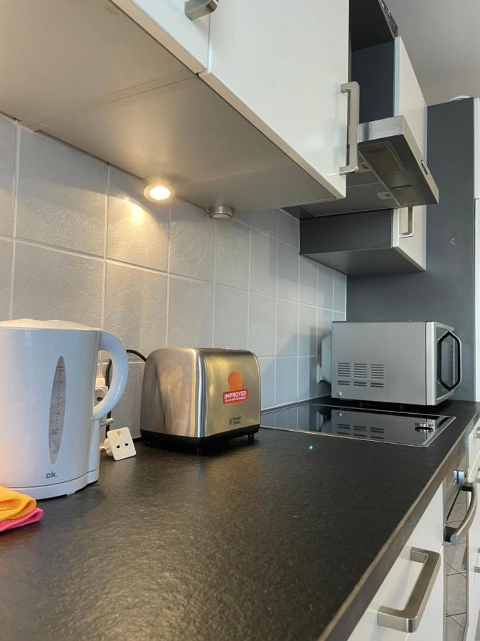 Large Room In Schuttrange Free Parking 10Mins To Airport Excellent Customer Services Exterior photo