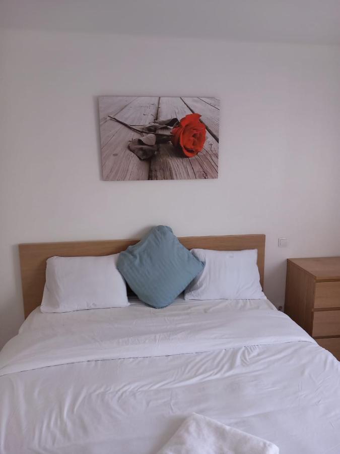 Large Room In Schuttrange Free Parking 10Mins To Airport Excellent Customer Services Exterior photo