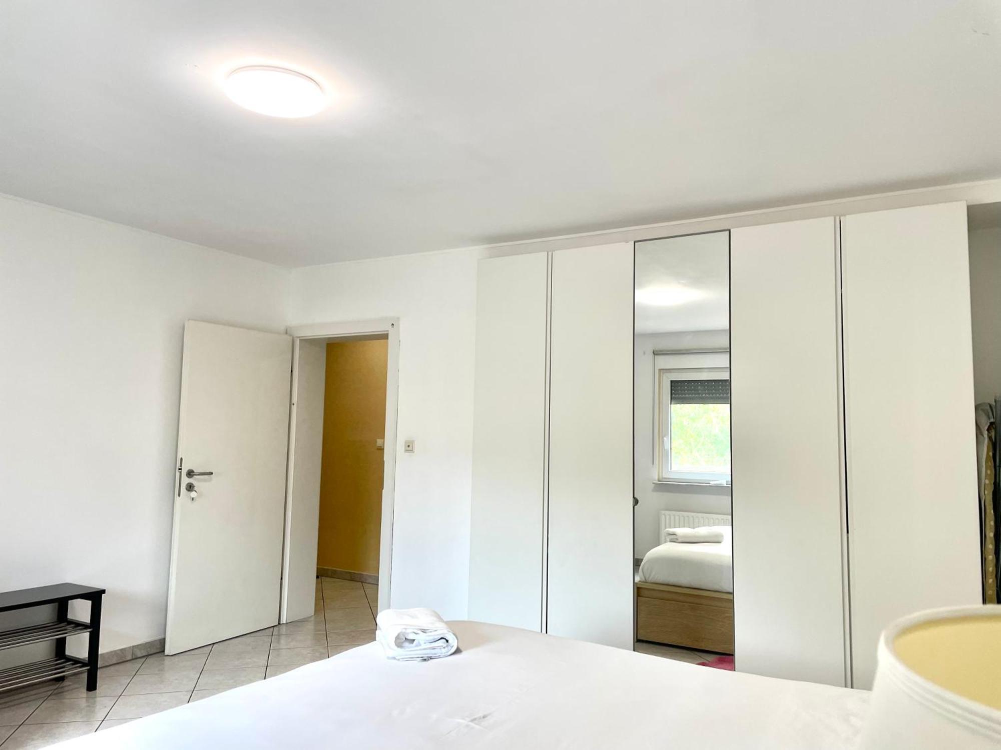 Large Room In Schuttrange Free Parking 10Mins To Airport Excellent Customer Services Exterior photo