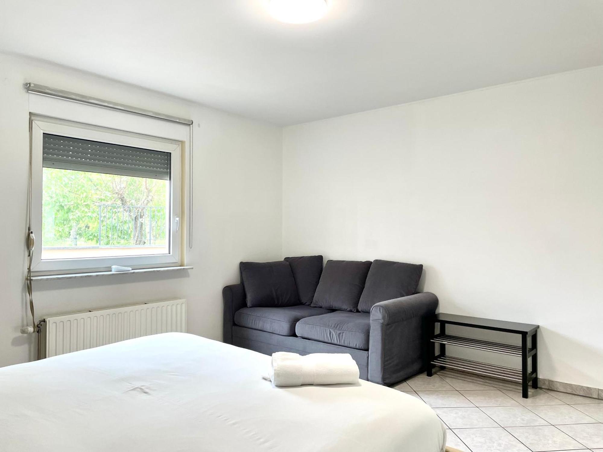 Large Room In Schuttrange Free Parking 10Mins To Airport Excellent Customer Services Exterior photo
