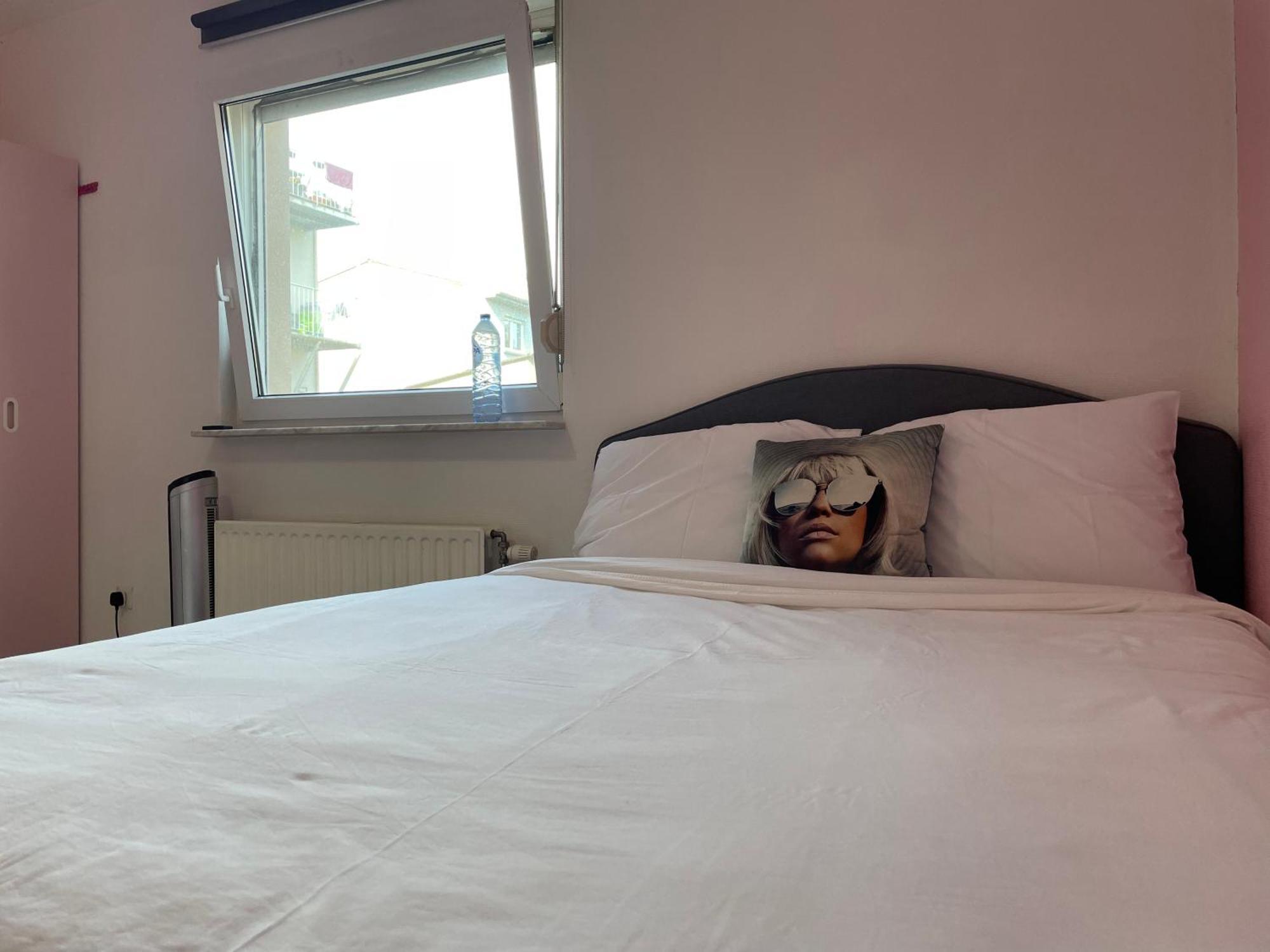 Large Room In Schuttrange Free Parking 10Mins To Airport Excellent Customer Services Exterior photo